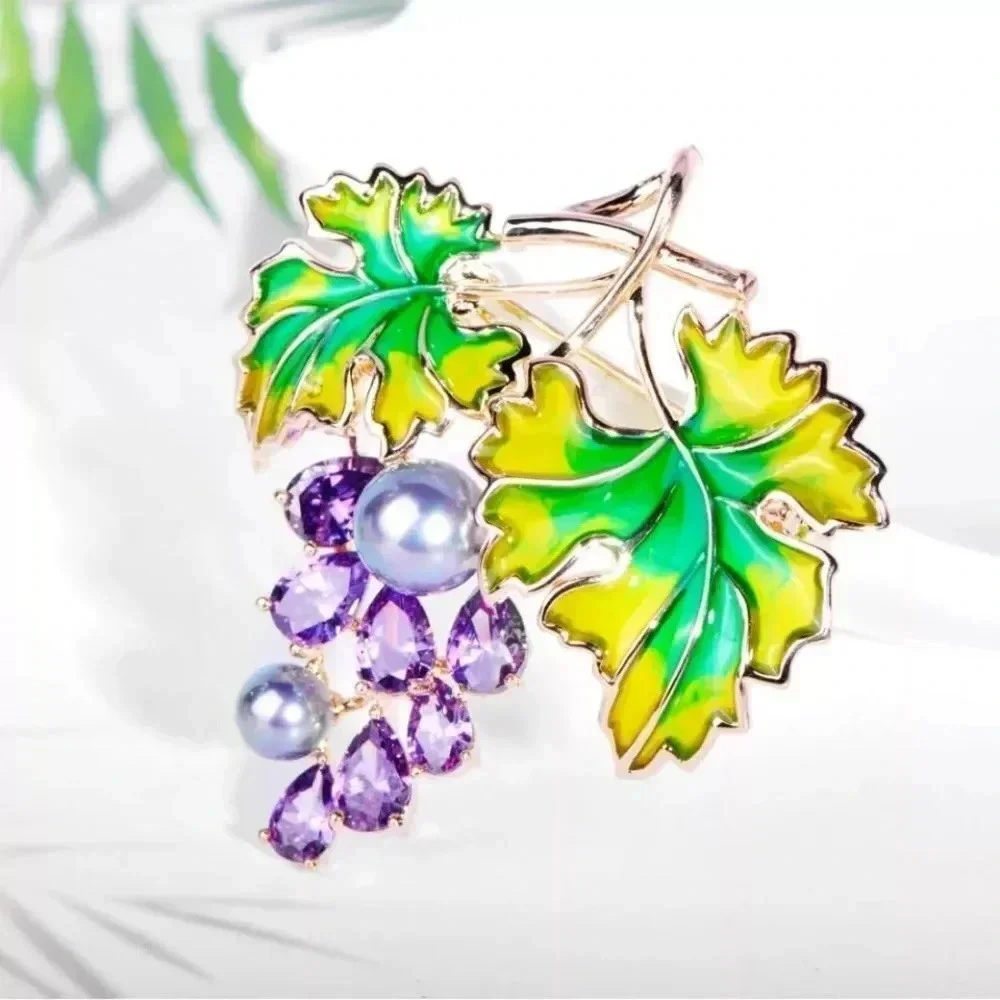 VQ Grape Brooch
